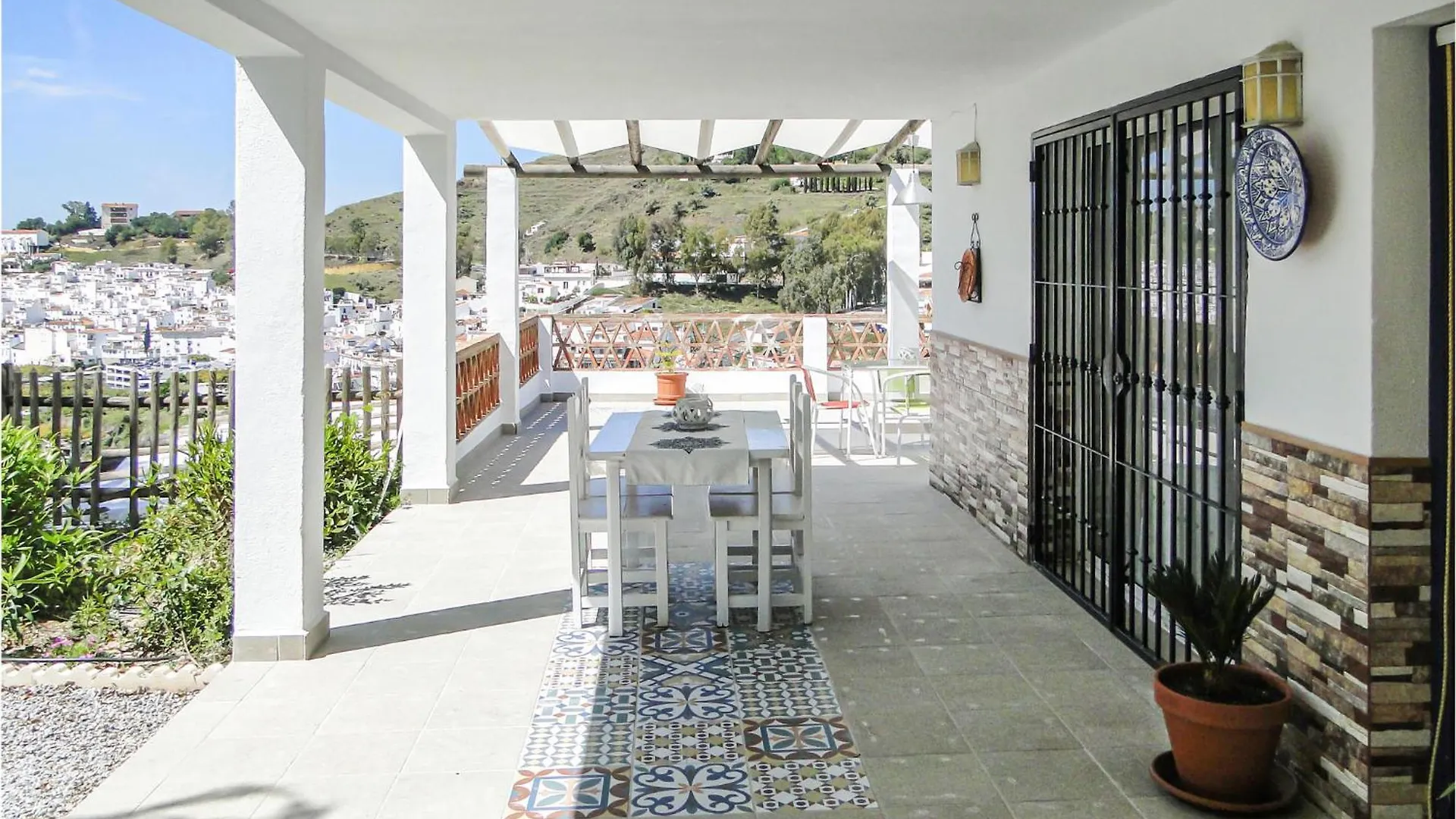 2 Bedroom Awesome Home In Torrox